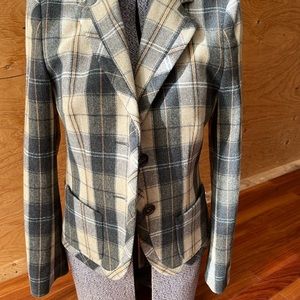 Well tailored Rene Lézard plaid blazer EUC